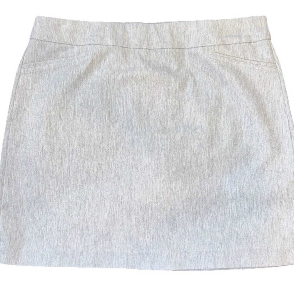 Croft & Barrow women’s light gray skirt / skort size 16 regular
